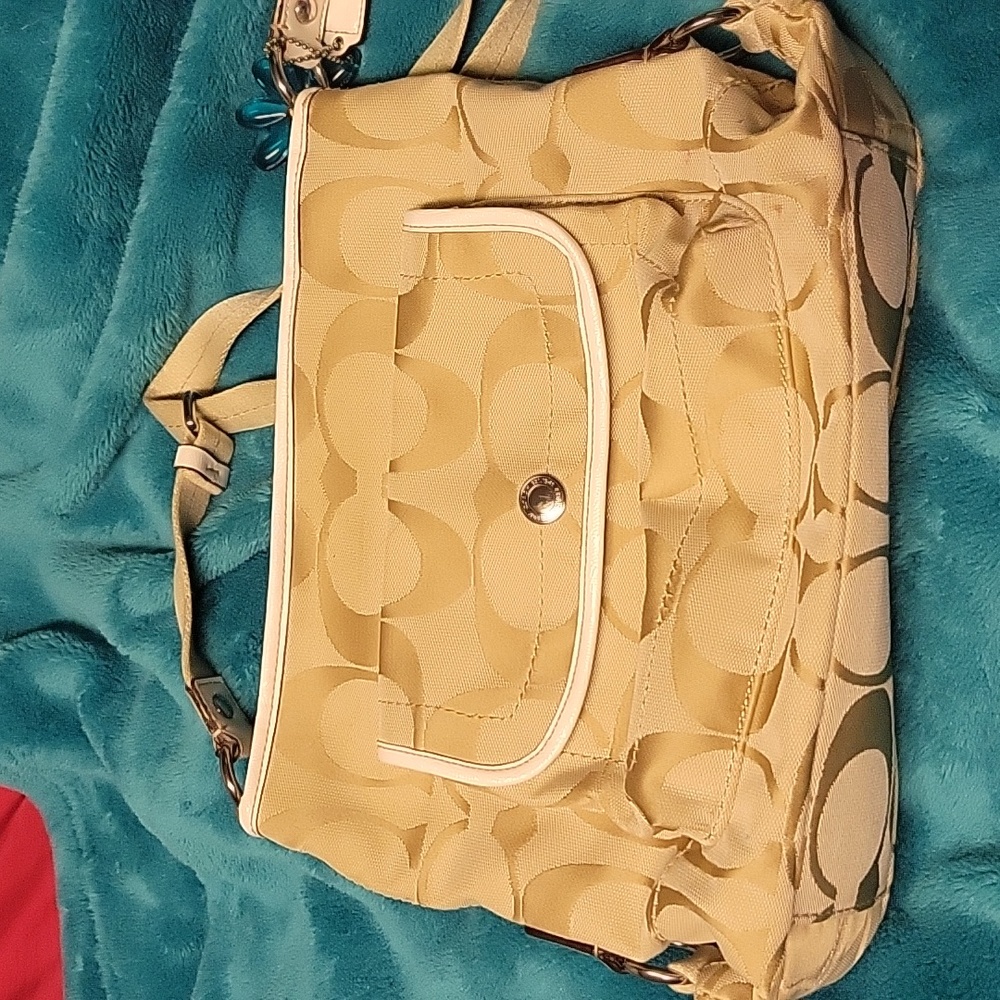 Coach Purse 👛 - Picture 13 of 13
